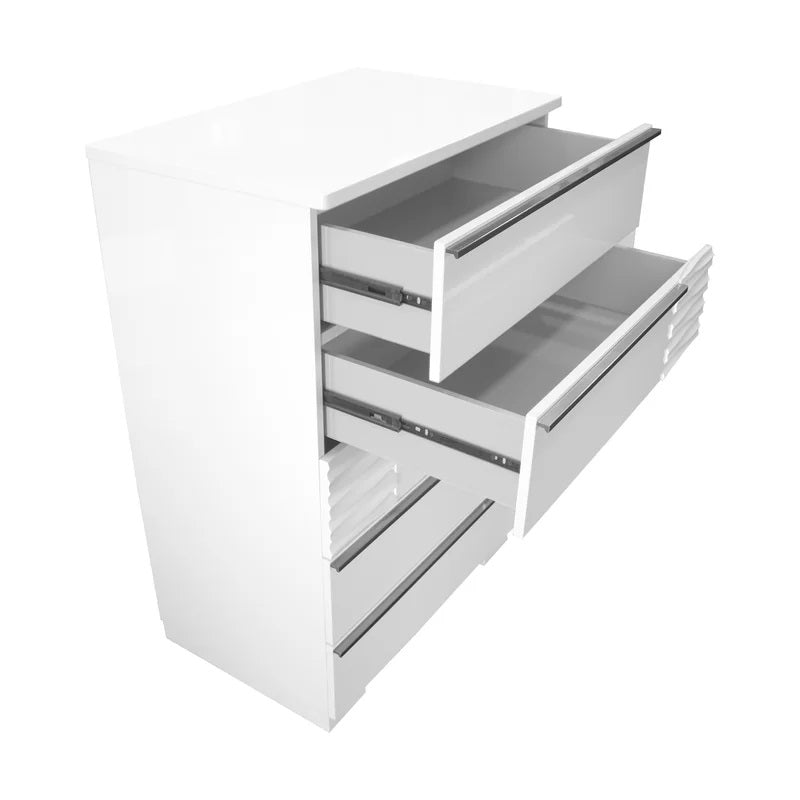 Modern Bedroom 5-Drawer Chest in White Finish