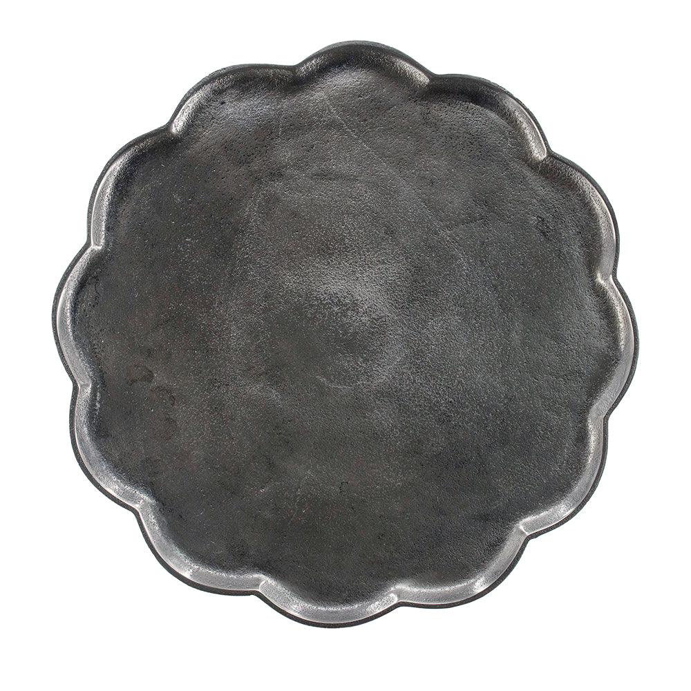 16.9 x 16.9 x 19.7 Leaf Side Table