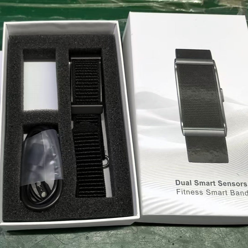 Long-Lasting Body Temperature Health Monitoring Smart Bracelet