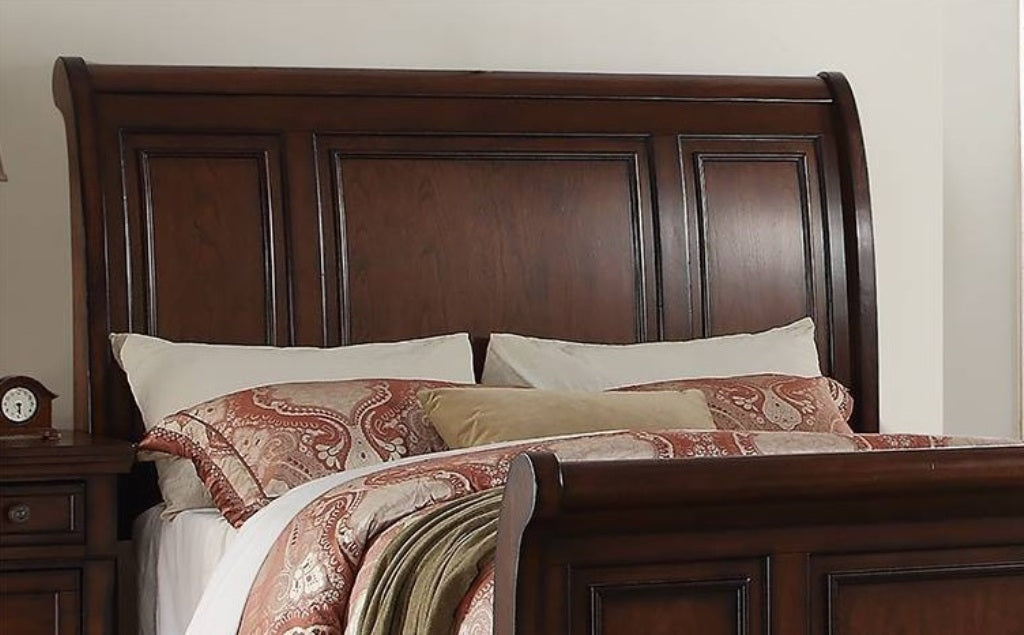 Traditional 3pc Set Queen Size Bed with Nightstands