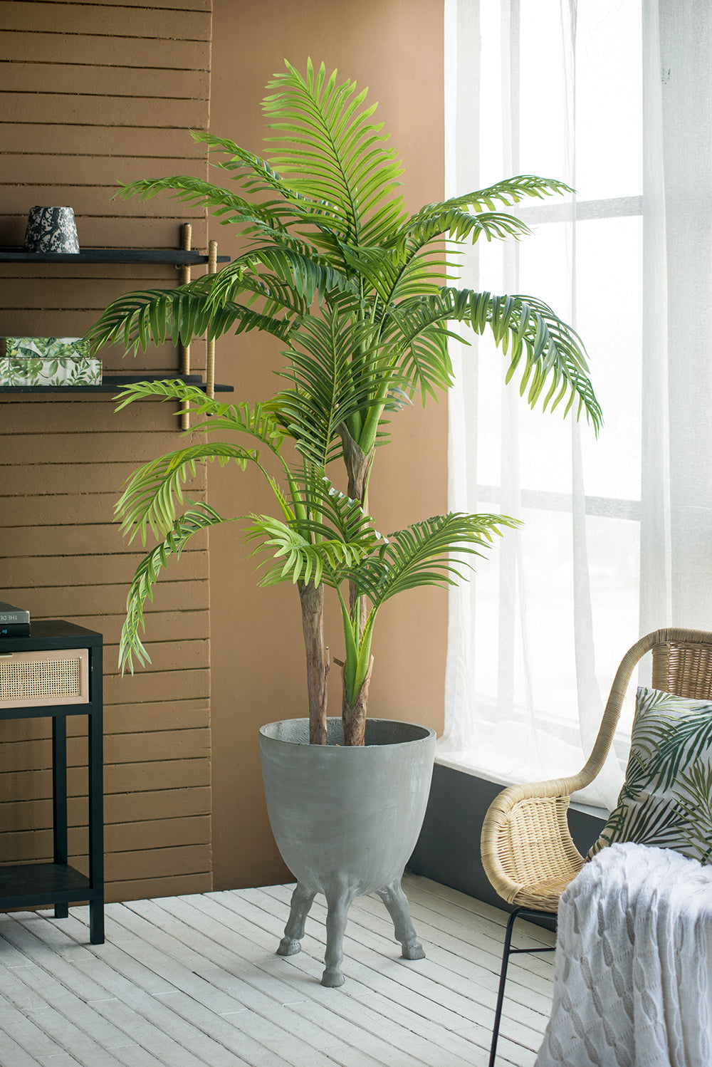 D16x22" Planter W/Leg