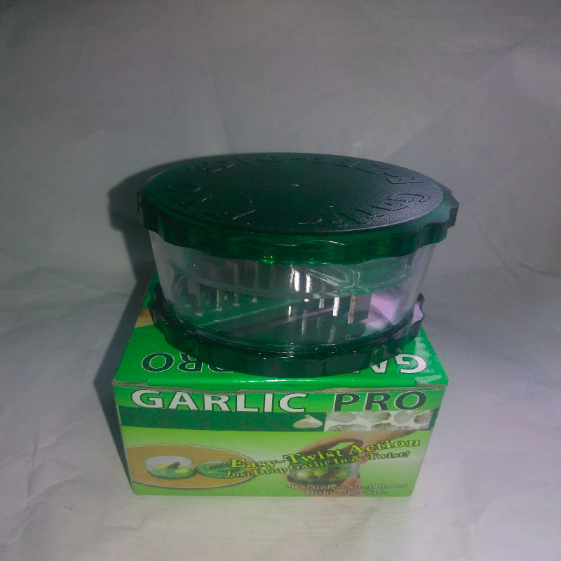 Lightweight Garlic Peeler – Mesh Garlic Press for Quick, Clean Peeling