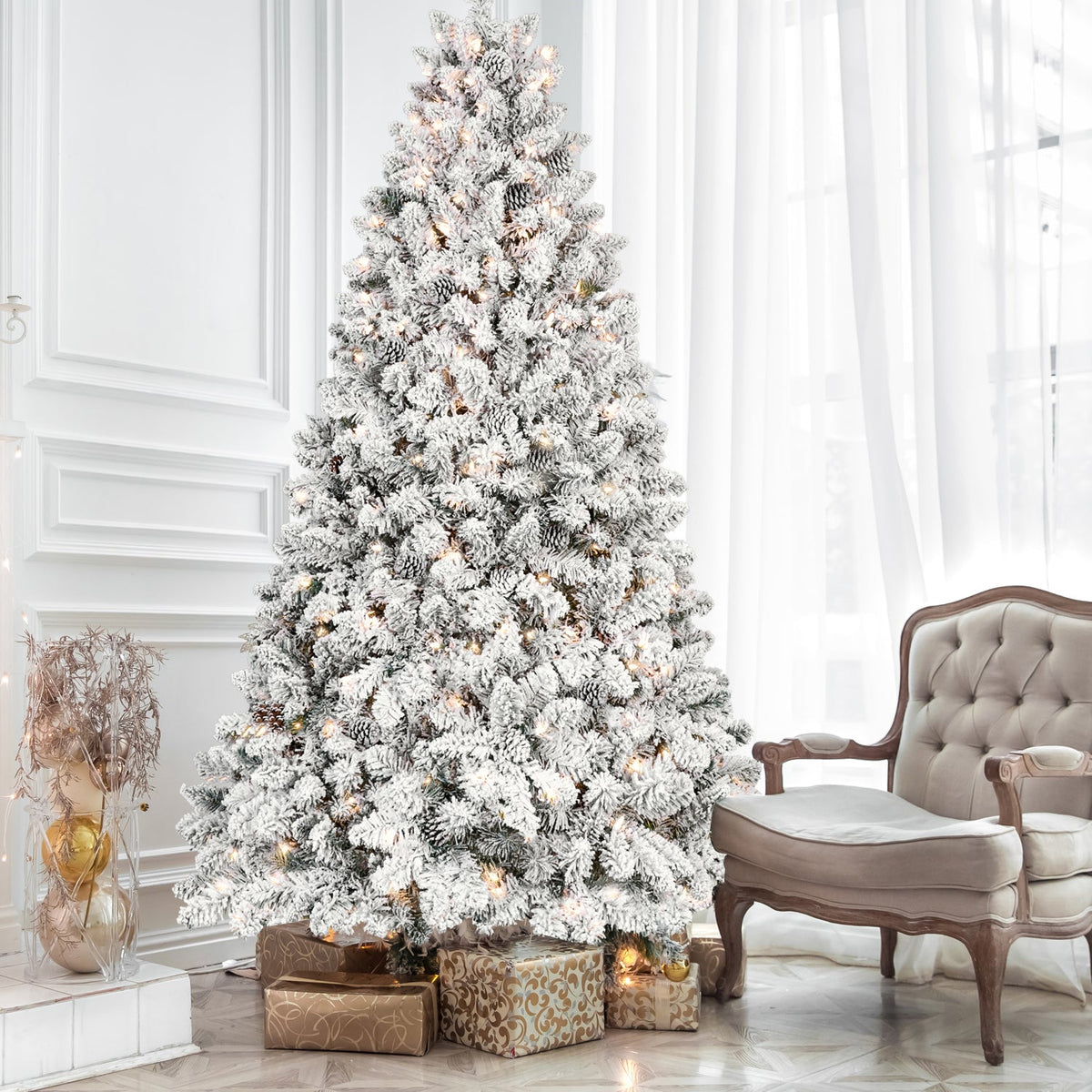 7.5FT Flocked Christmas Tree with 550 UL Lights and Pine Cones