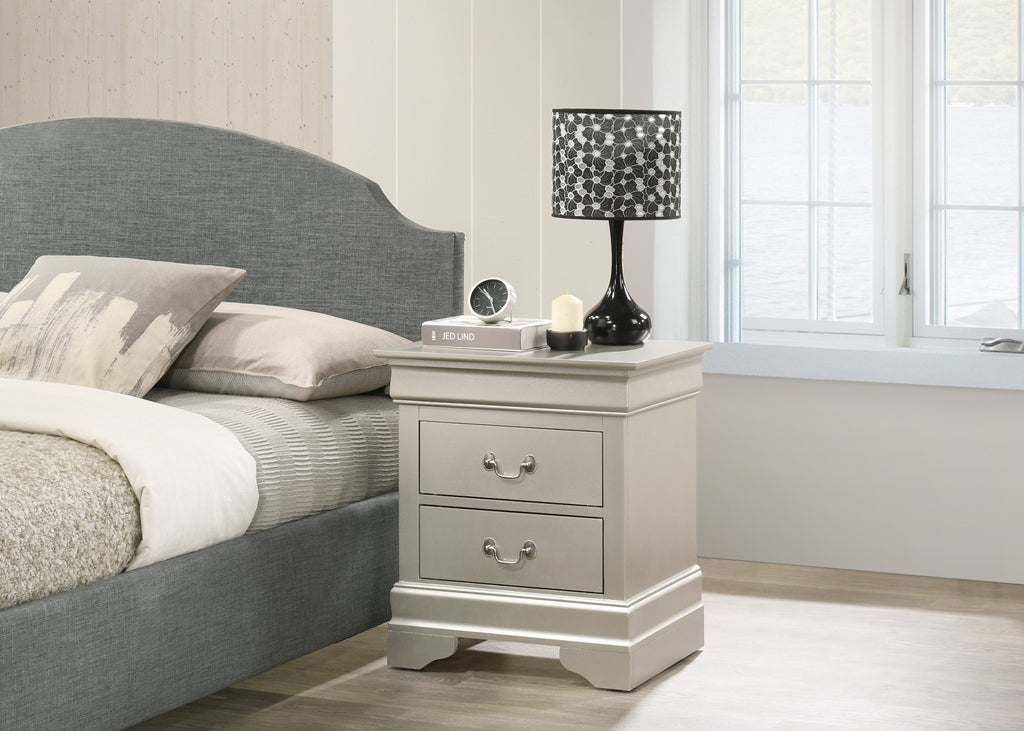 Elegant Traditional Nightstand