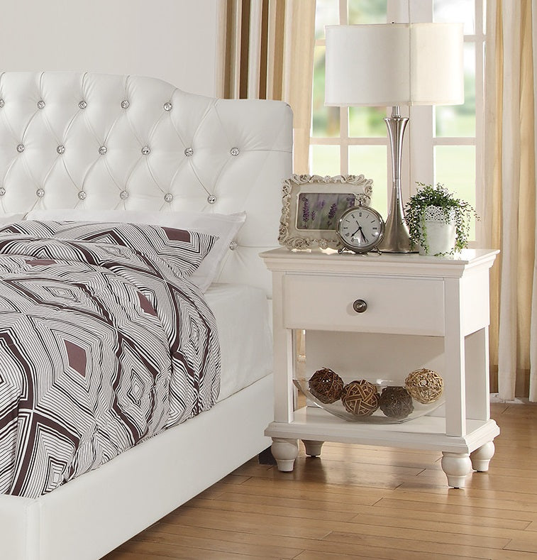 White Est King Size Bed and Nightstands Set