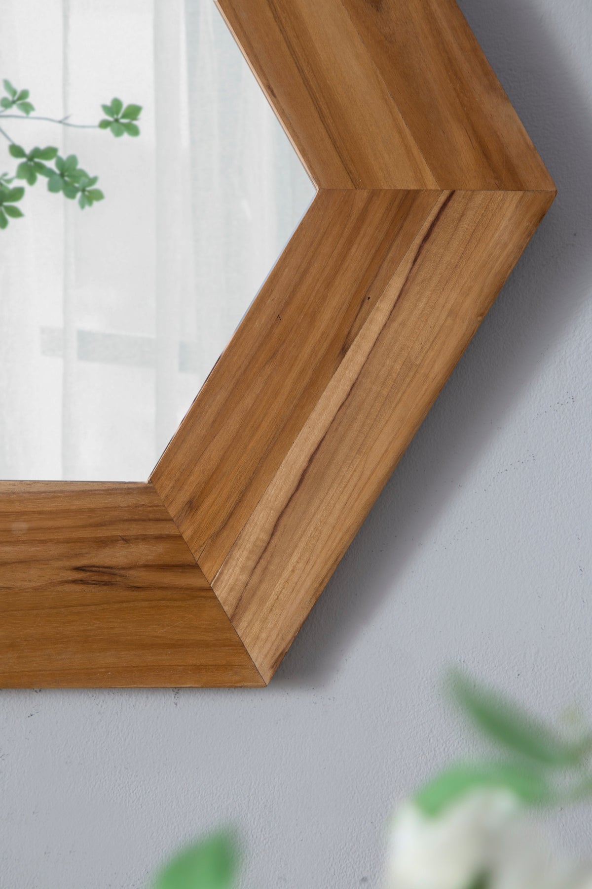18.5" Hexagon Mirror