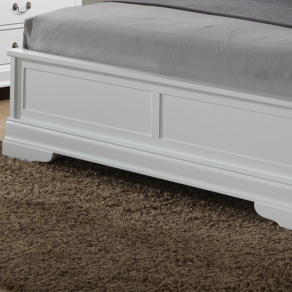 Charming Traditional King Bed