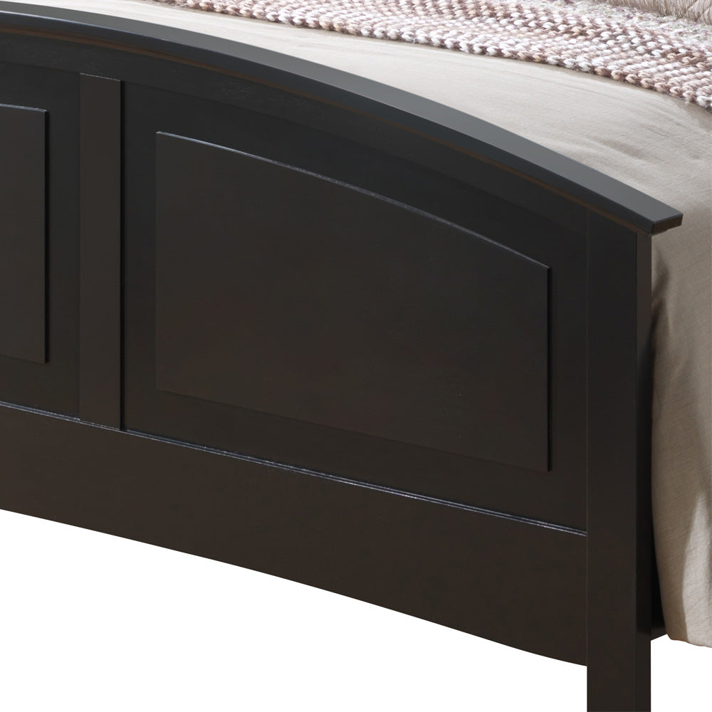 Cozy Queen Bed