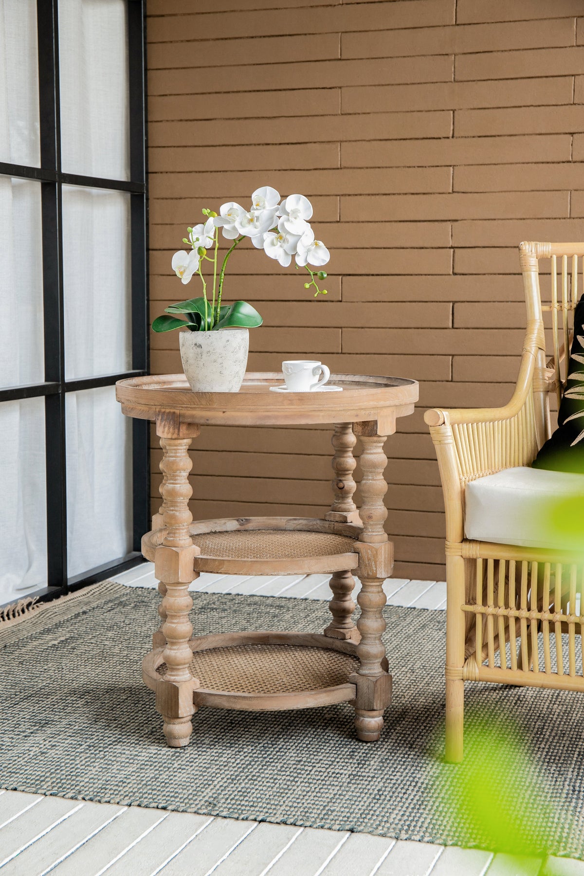 D23.5 x 25" Round 3-Tiered Side Table