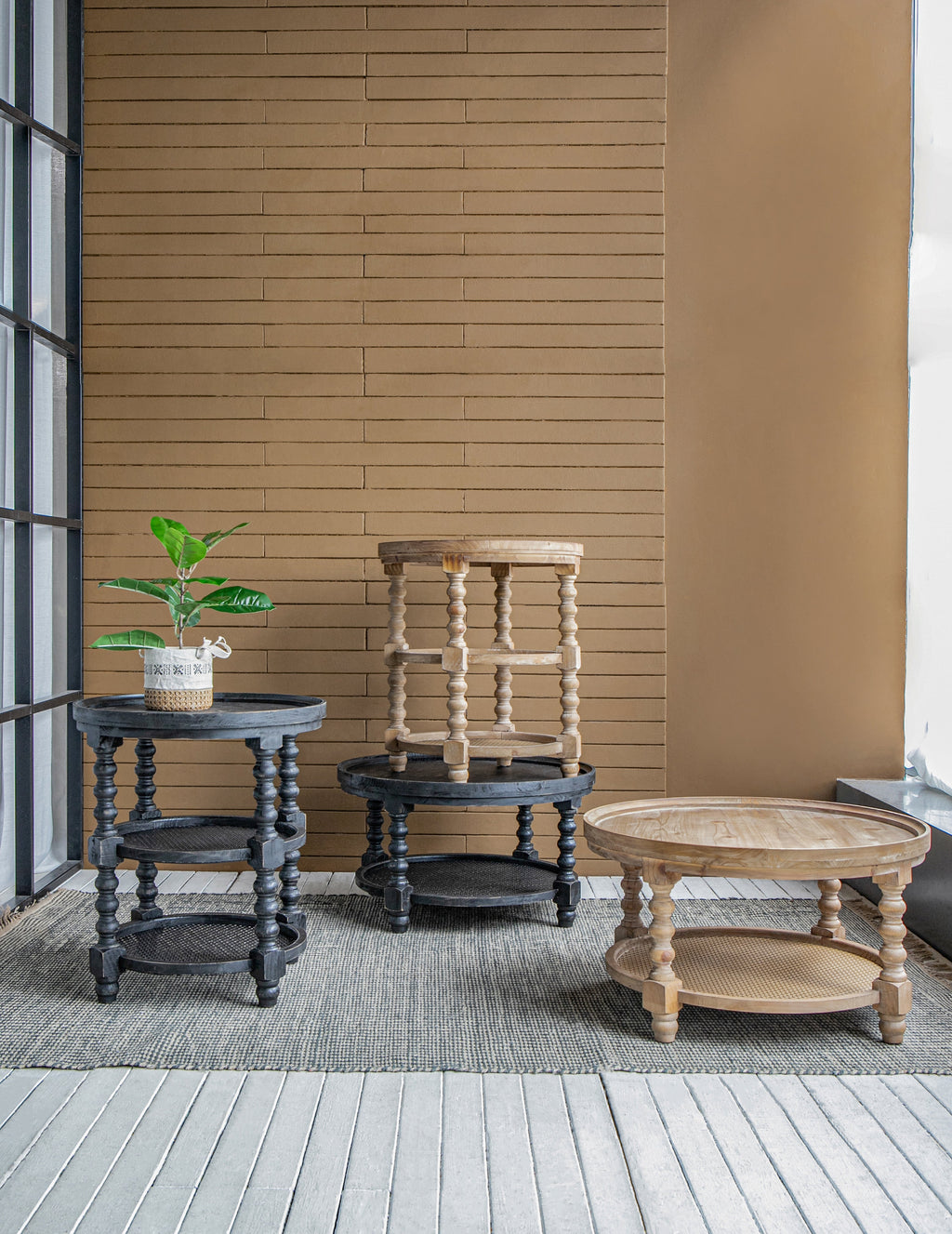 D23.5 x 25" Round 3-Tiered Side Table