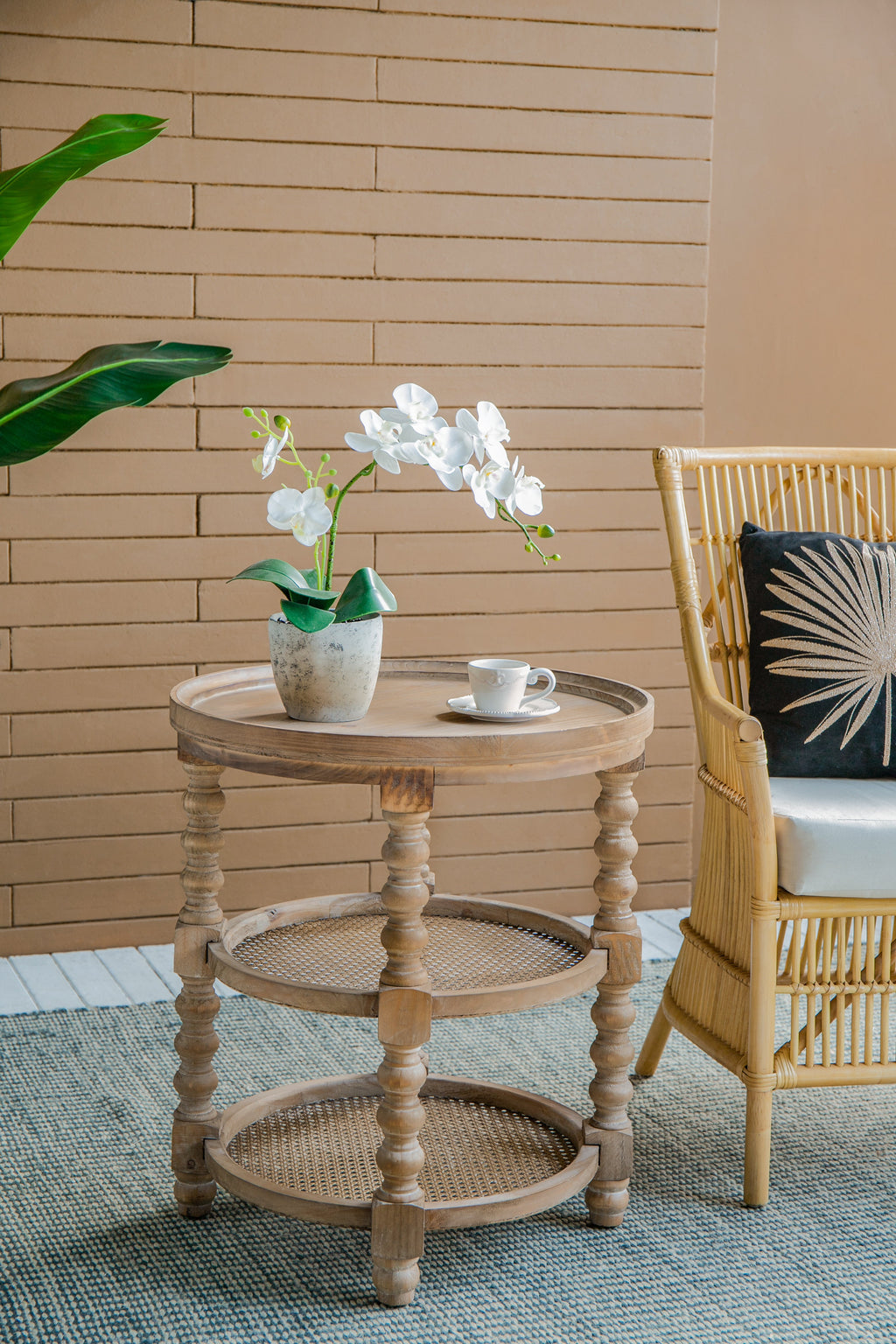 D23.5 x 25" Round 3-Tiered Side Table