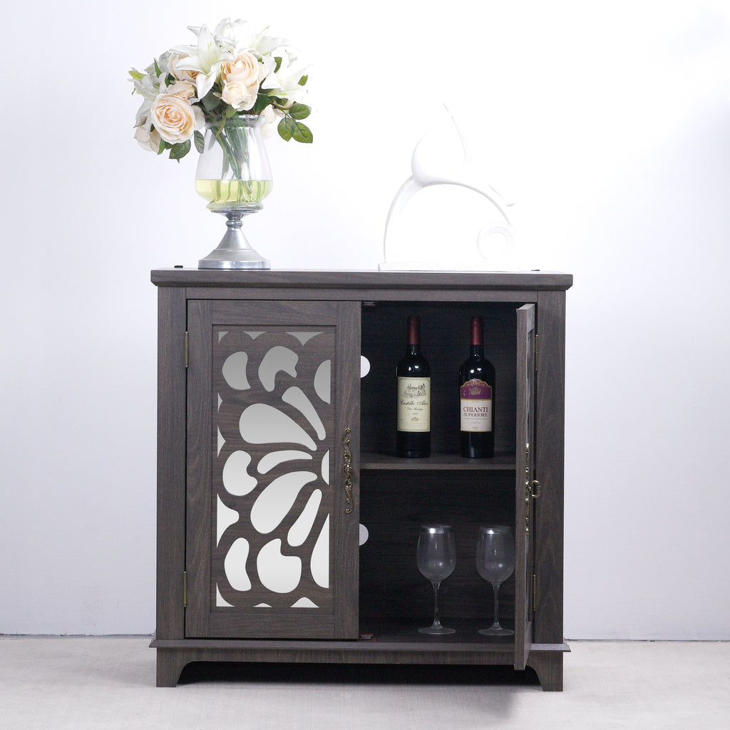 Elegant Sideboard with Mirrored Doors