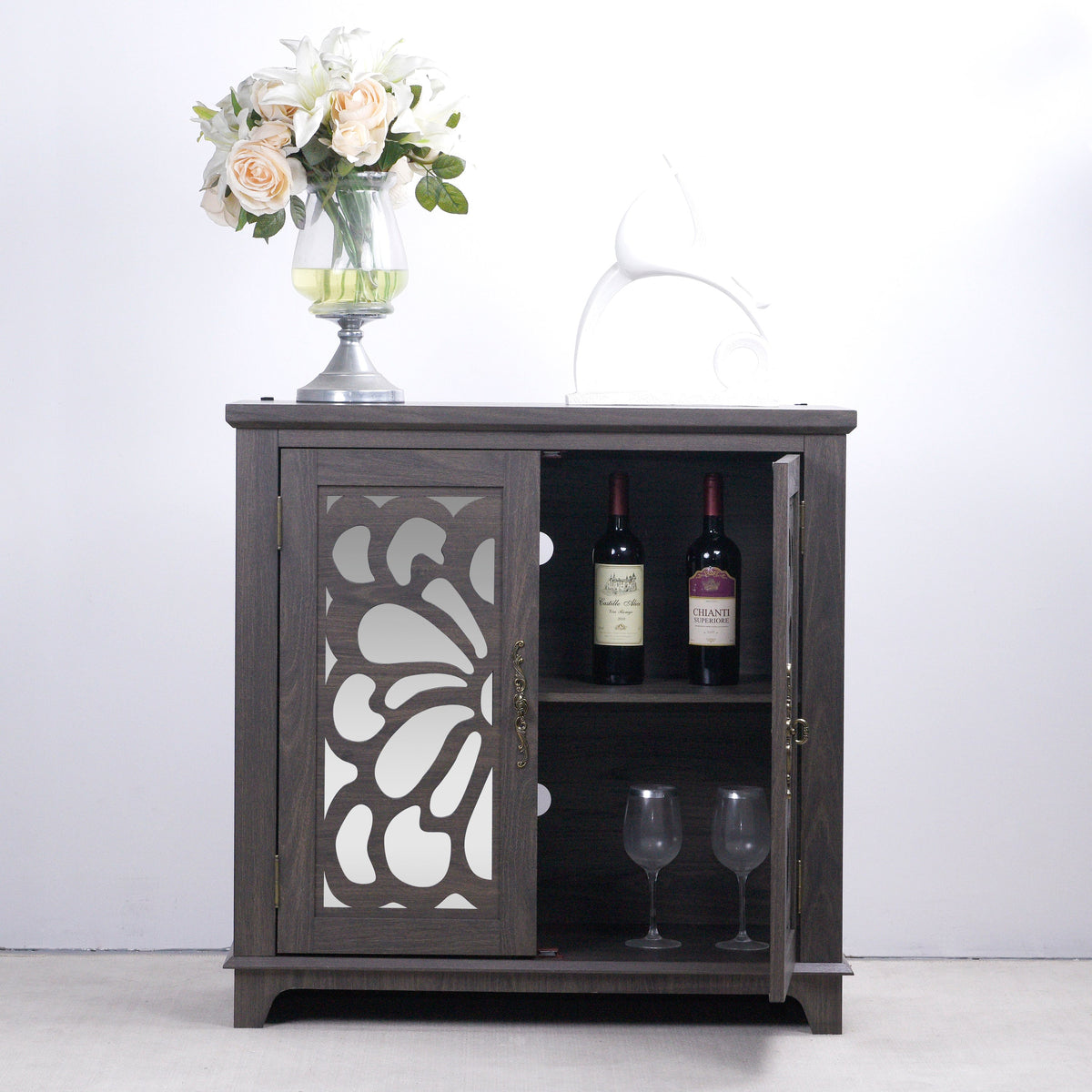 Elegant Sideboard with Mirrored Doors