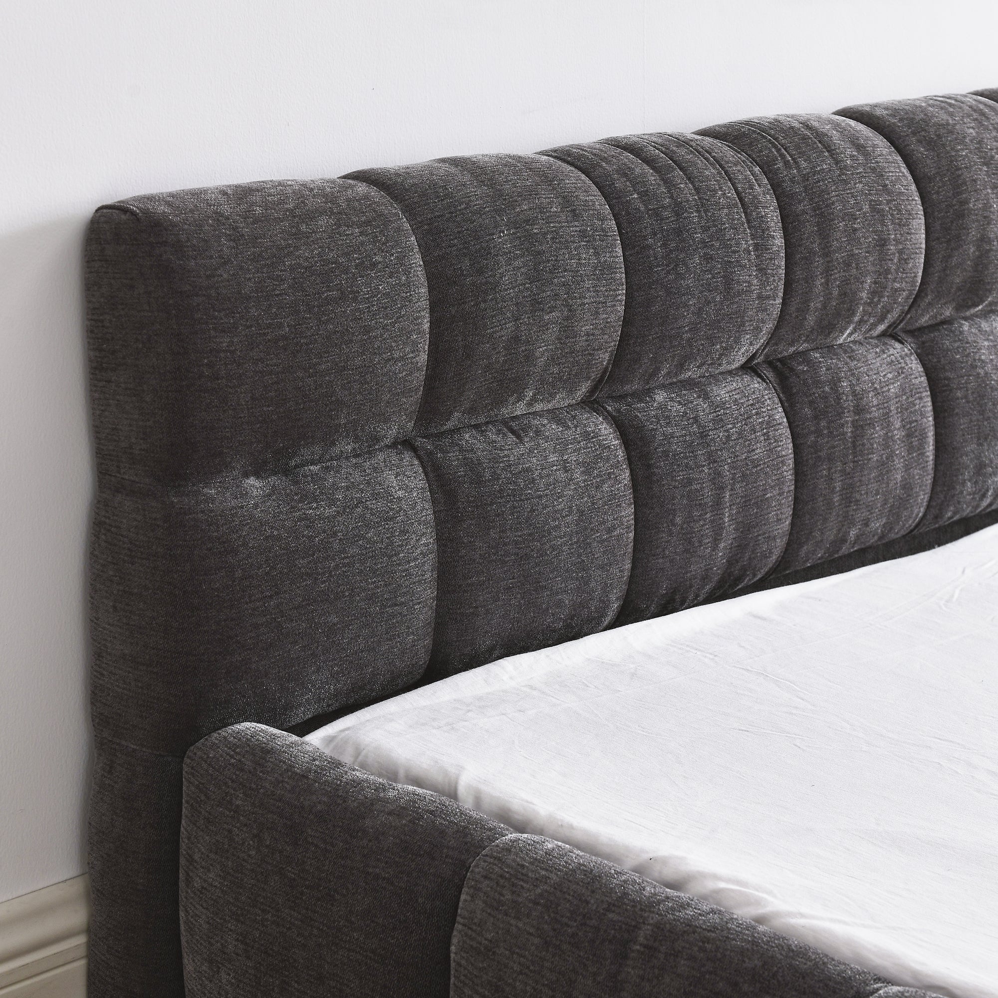 Queen Size Upholstered Bed Frame with Thick Fabric