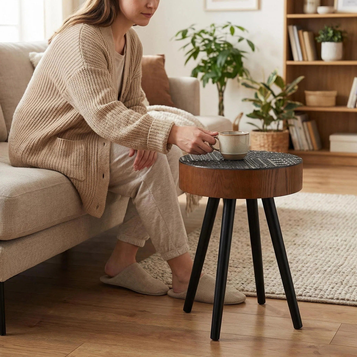 15.7" Round Small Drink Table with Solid Wood Legs