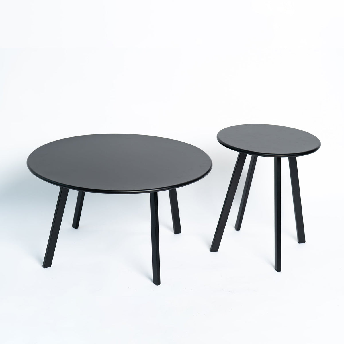 2-Piece Round Nesting Coffee Table Set
