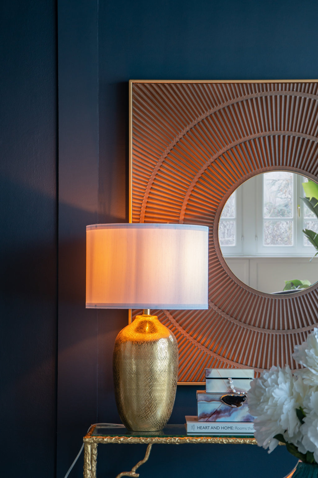 D18x31" Round Aluminum Sheet Table Lamp