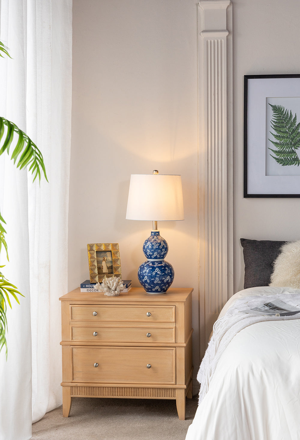 D13x25.7" Table Lamp