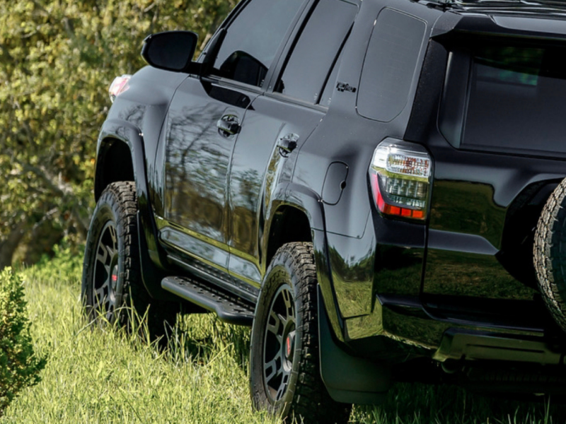 Cali Raised LED Cali Raised 10-24 Toyota 4Runner Step Ed Bolt On Rock Sliders - Kick Out/PwdrCoat Plate/Raw St CR2682