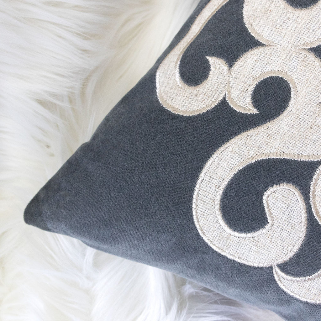 Dora Vintage Vine Pillowcase