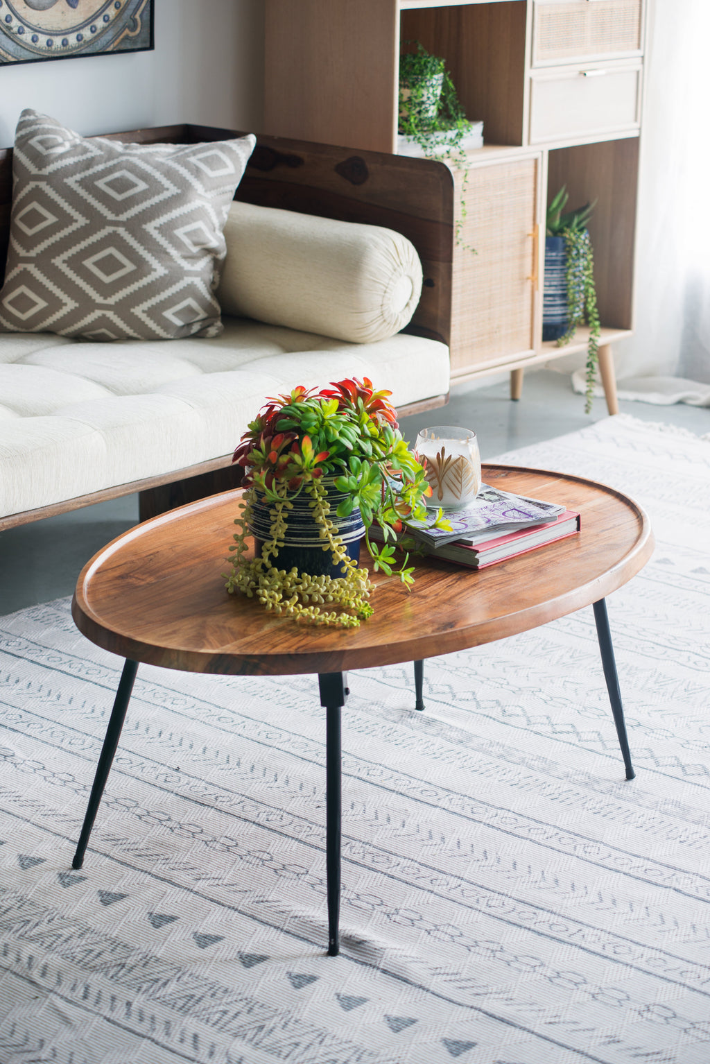 39x26x16" Oval Coffee Table