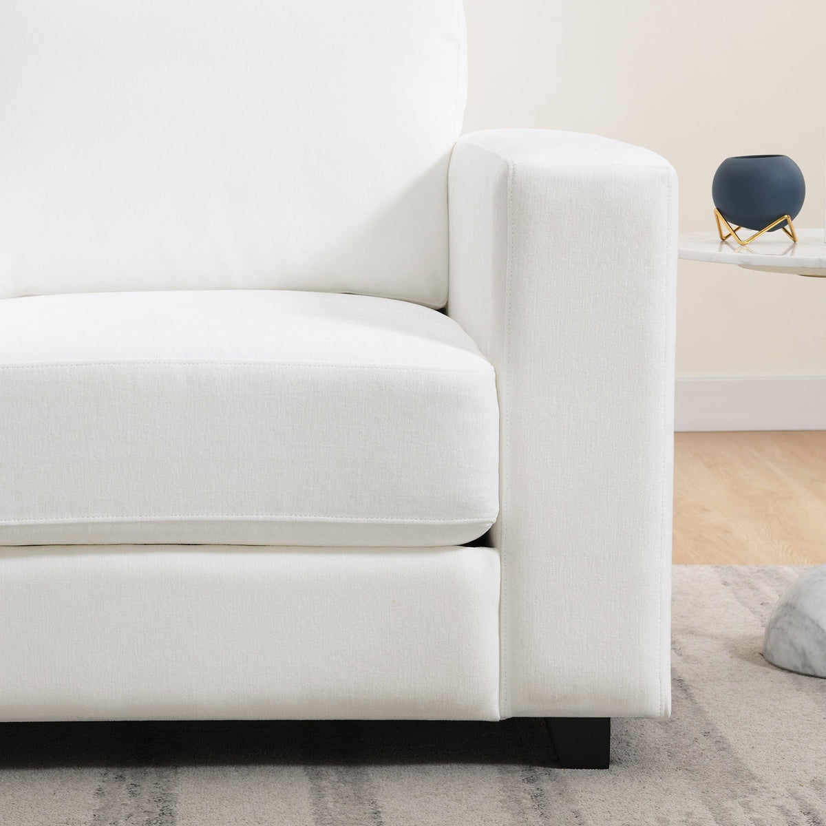 Oversized Accent Chair with Widen Arms