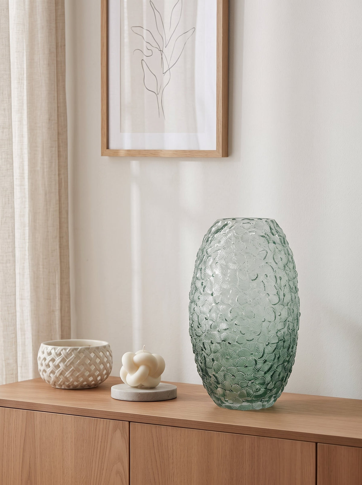 D7.9x13.4"H Ombre Glass Vase