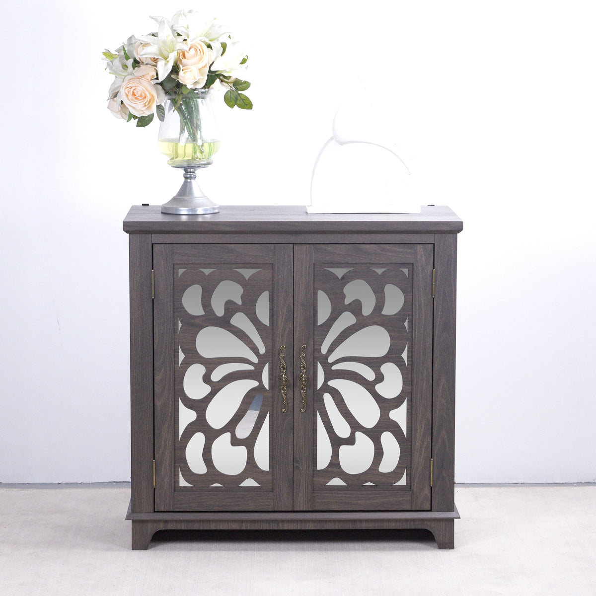 Elegant Sideboard with Mirrored Doors