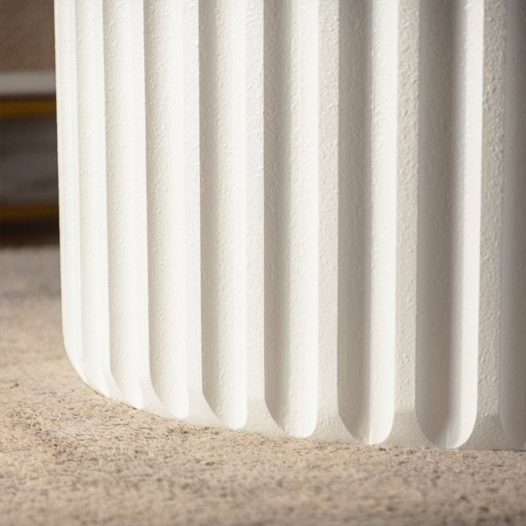 White Scalloped Round Coffee Table Set