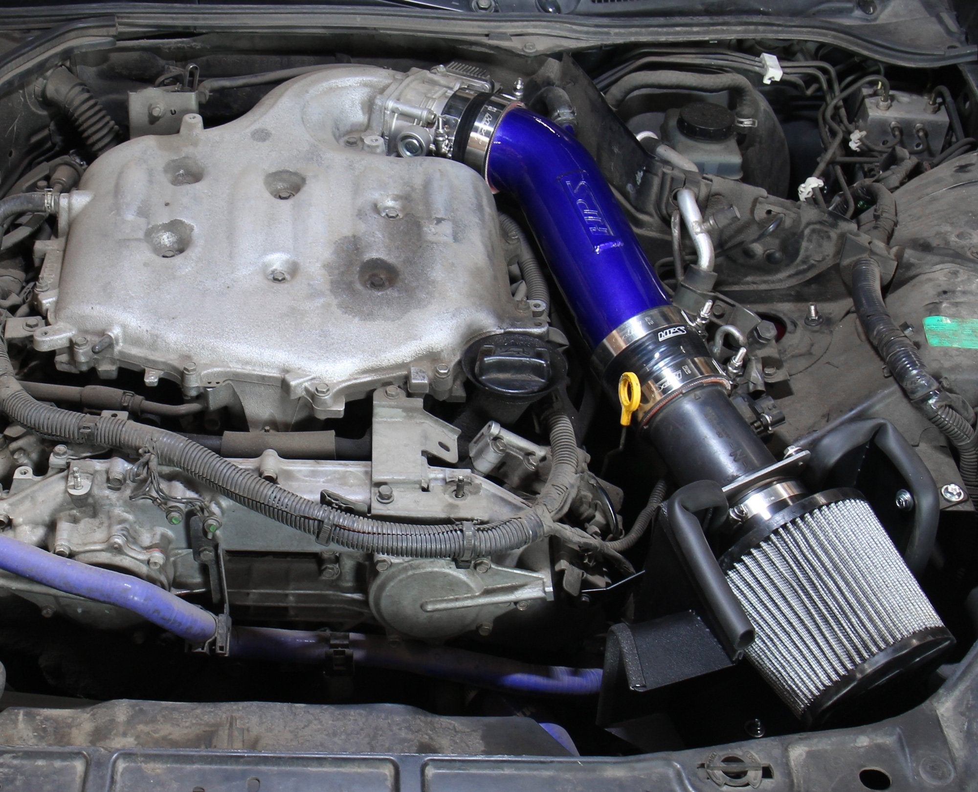 HPS Performance HPS Shortram Air Intake Kit with Heat Shield Infiniti 03-07 G35 Coupe 3.5L V6, 827-679