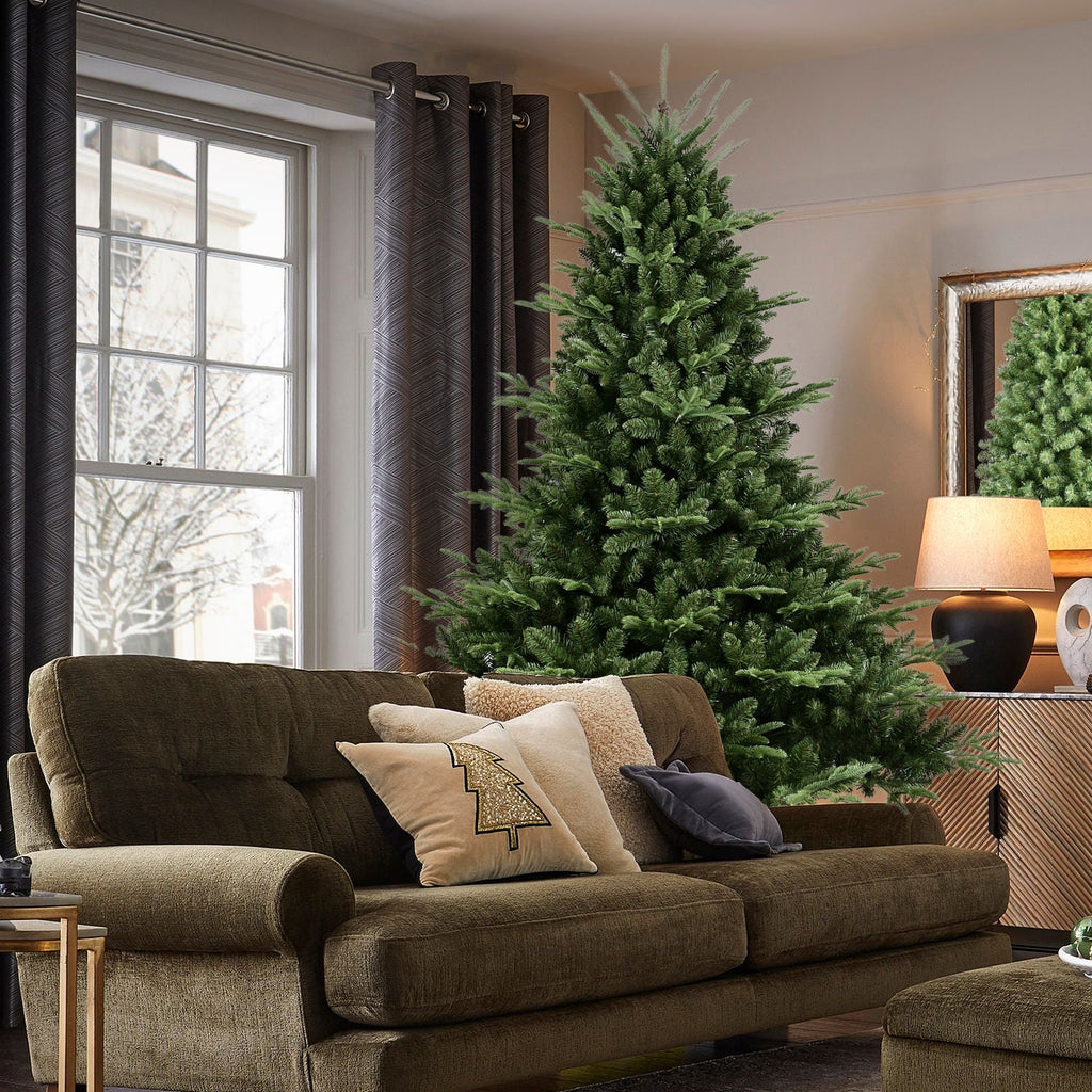 4FT Full-Shaped Christmas Tree with 714 Tips