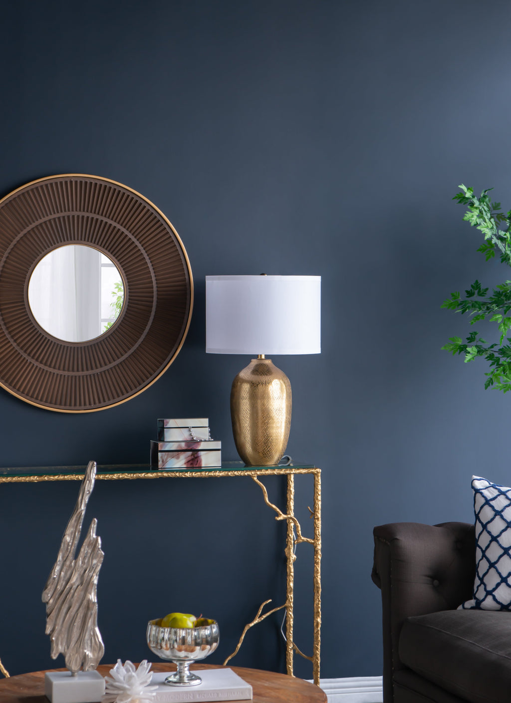 D15x25.7" Round Aluminum Sheet - Elegant Table Lamp
