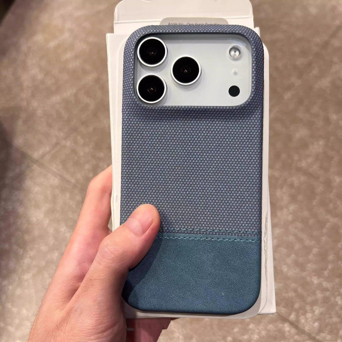 Smartphone Case In Vegan Leather With A Woven Texture And Magnetic Attachment