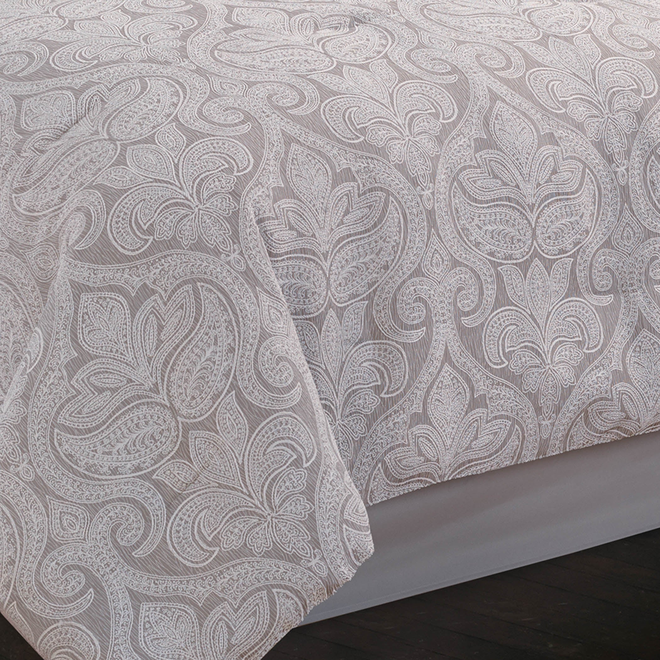 Winthrop 9 Pc Queen Comforter Set