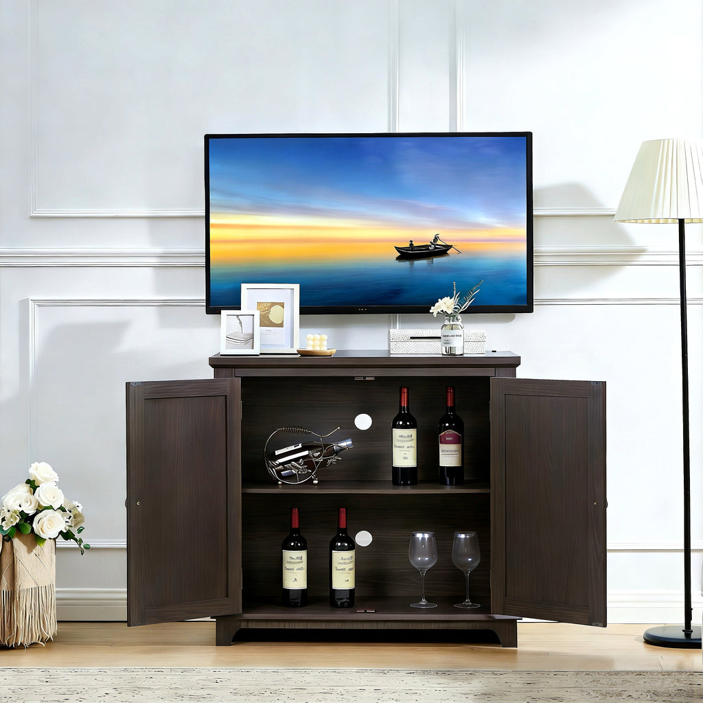 Elegant Sideboard with Mirrored Doors