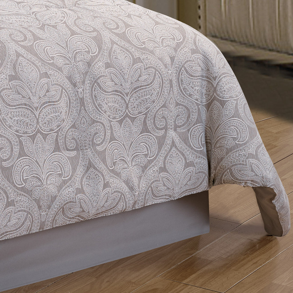 Winthrop 9 Pc Queen Comforter Set