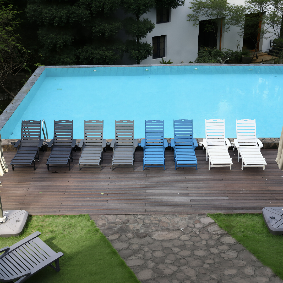 HDPE Chaise Lounge Chair for Outdoor Relaxation