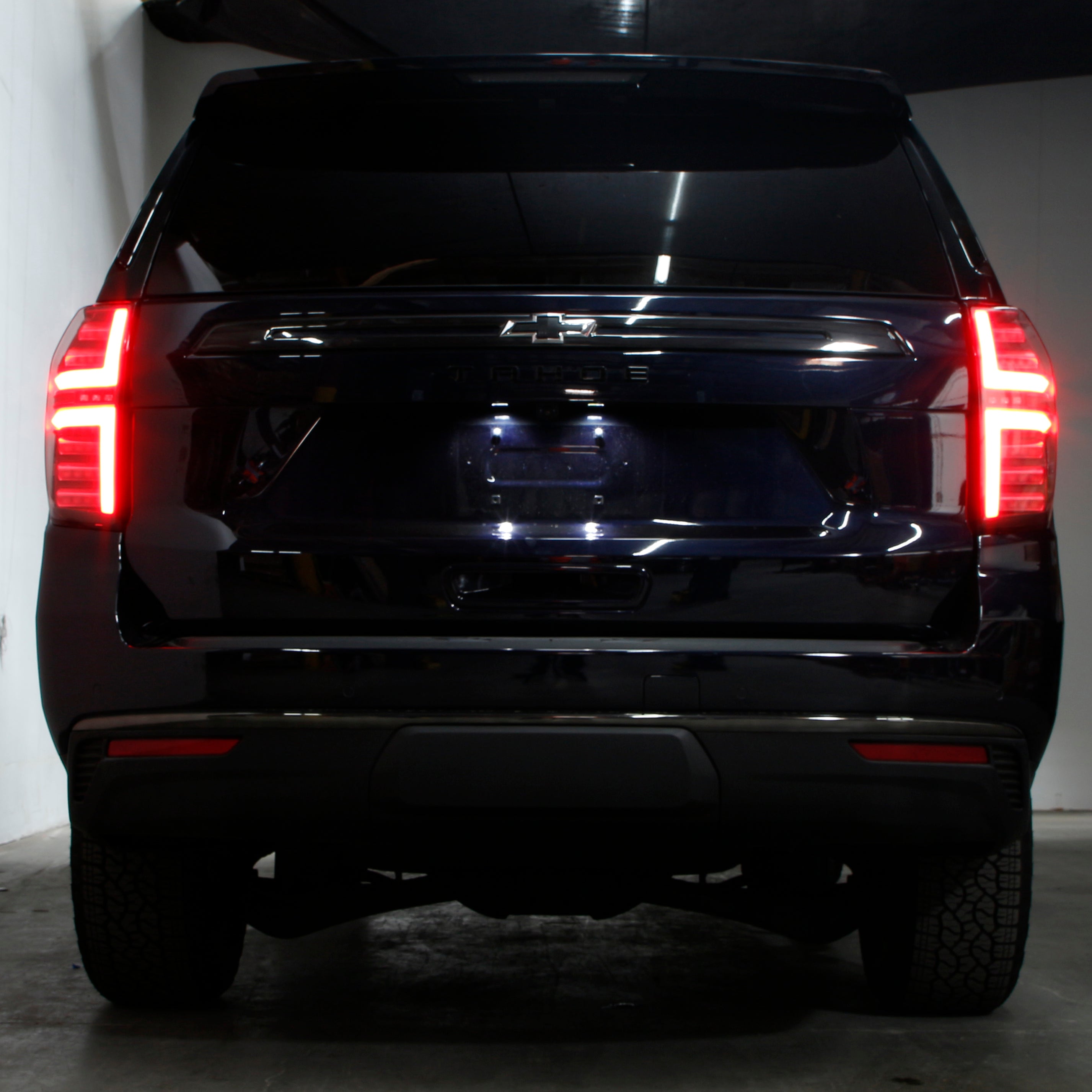 SPYDER 21-23 Chevy Tahoe/Suburban (Halogen Only) LED Tail Lights - Blk (ALT-YD-CSUB21HAL-GR-BK) 5088864