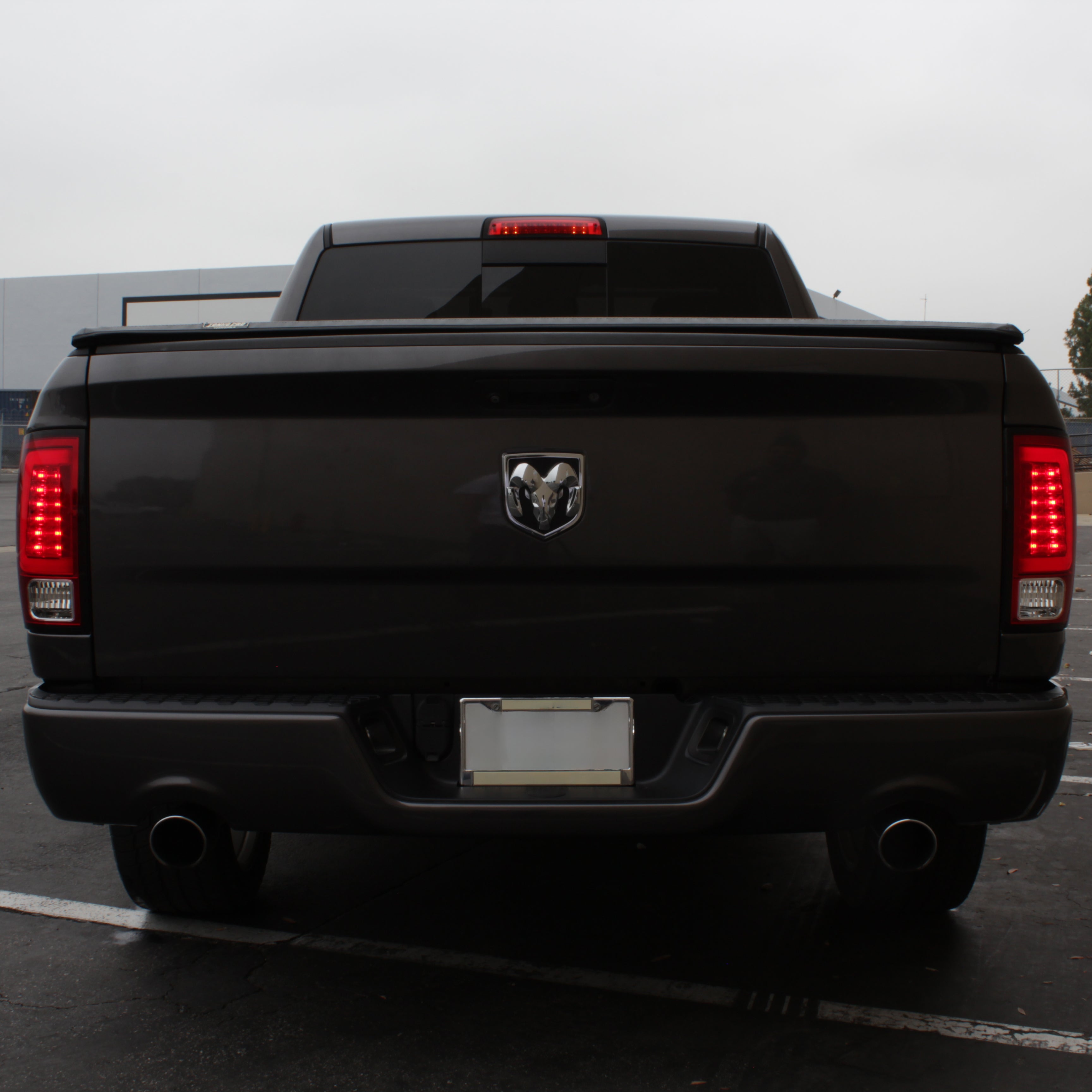 Spyder 09-16 Dodge Ram 1500 Light Bar LED Tail Lights - Red Clear ALT-YD-DRAM09V2-LED-RC 5084040
