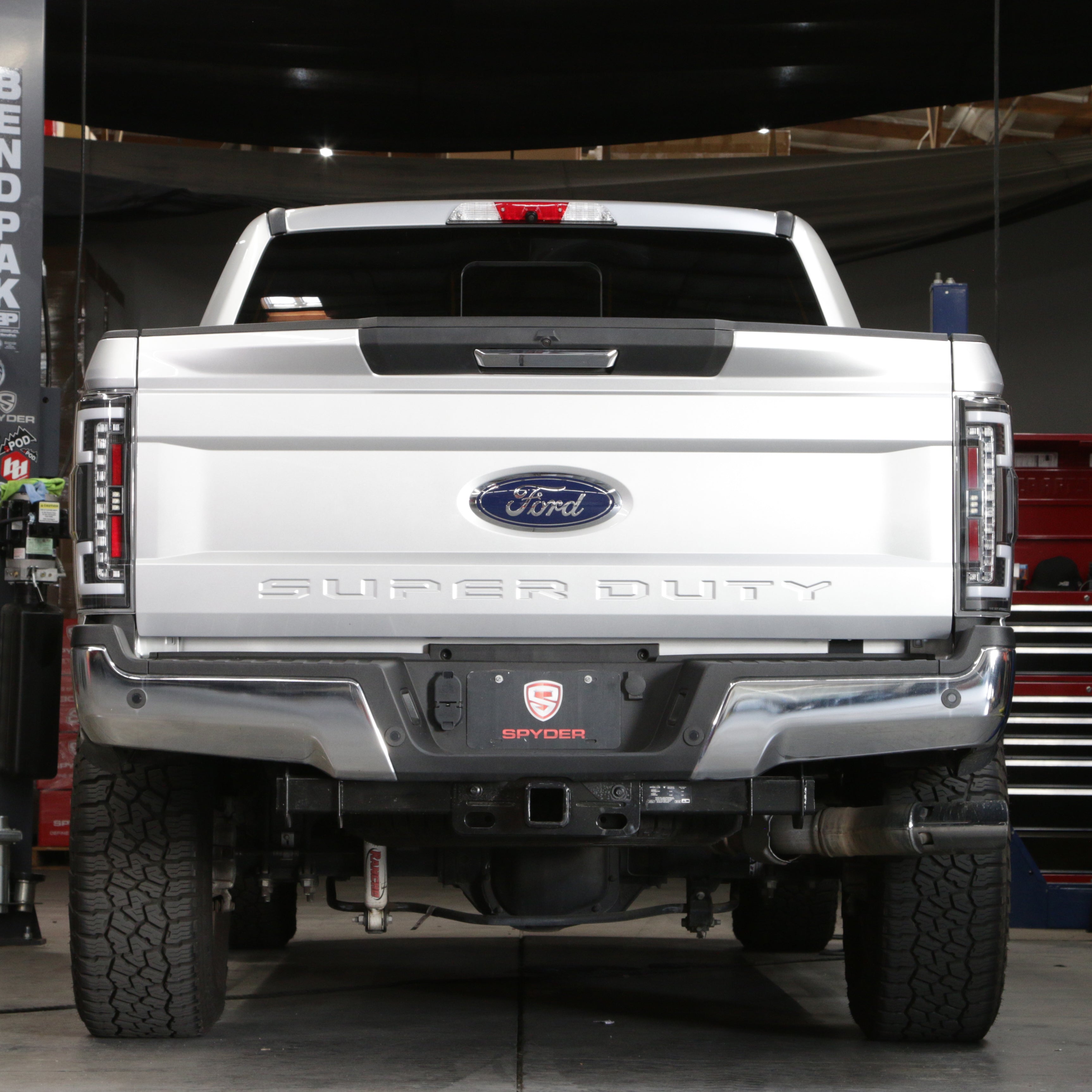 Spyder 17-18 Ford F-250 Super Duty (Excl LED Models) LED Tail Lights - Black (ALT-YD-FS17-LED-BK) 5085580