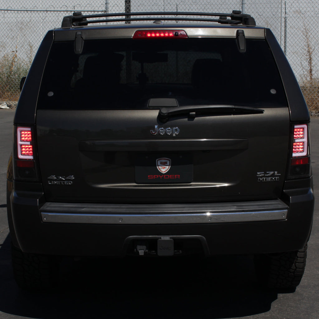 Spyder 07-10 Jeep Grand Cherokee Light Bar LED Tail Lights - Black Smoke ALT-YD-JGC07V2-LB-BSM 5086662