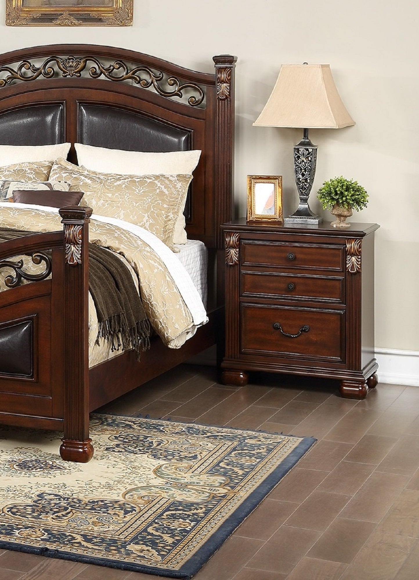 Traditional California King Size Bed and Nightstands Set