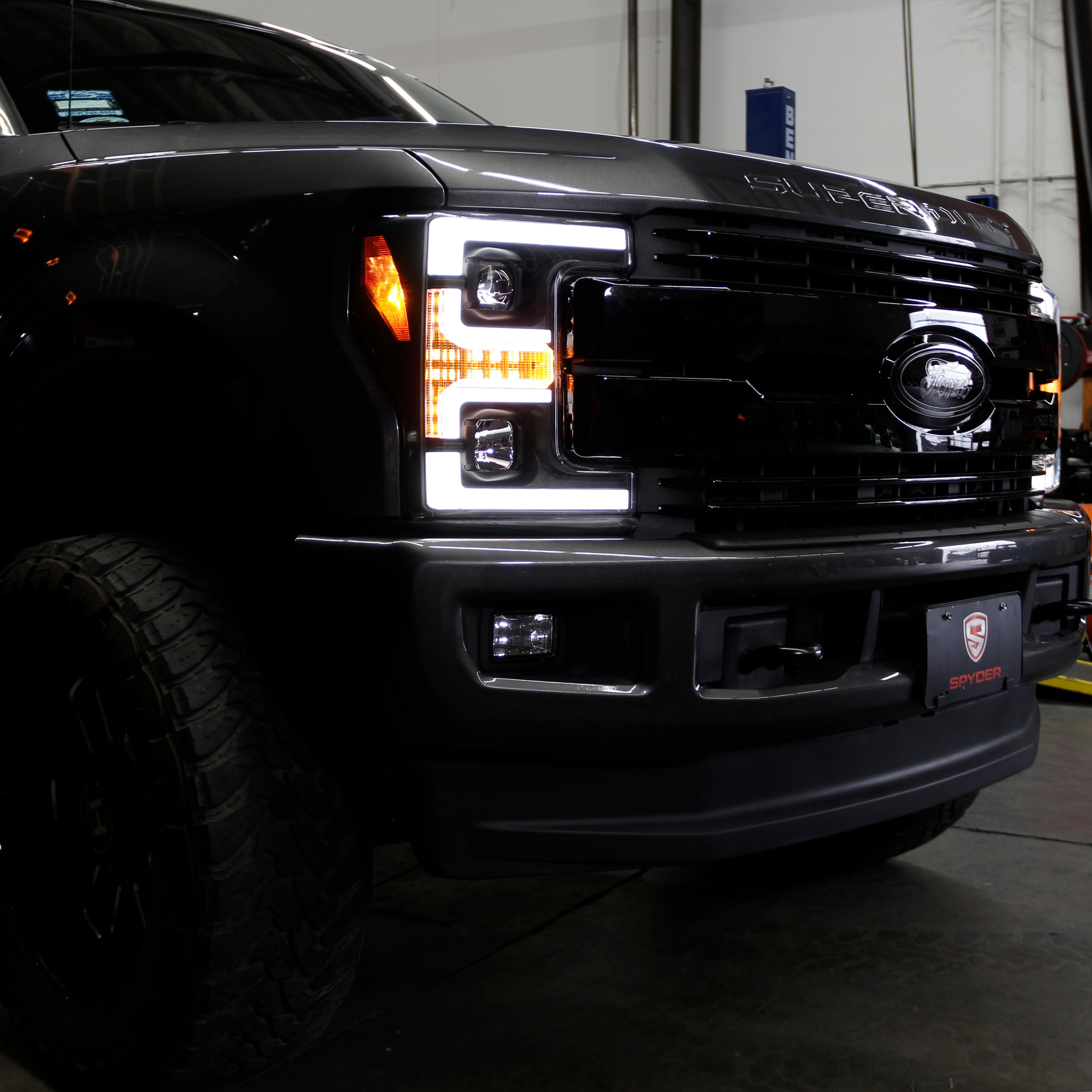 Spyder Ford F-250/F-350/F450 Super Duty 17-18 Projector Headlights Black PRO-YD-FS17-SBSEQ-BK 5086280