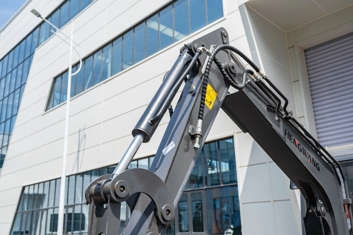 2.5 Ton Diesel Mini Excavator – Compact Crawler Digger with Hydraulic Controls