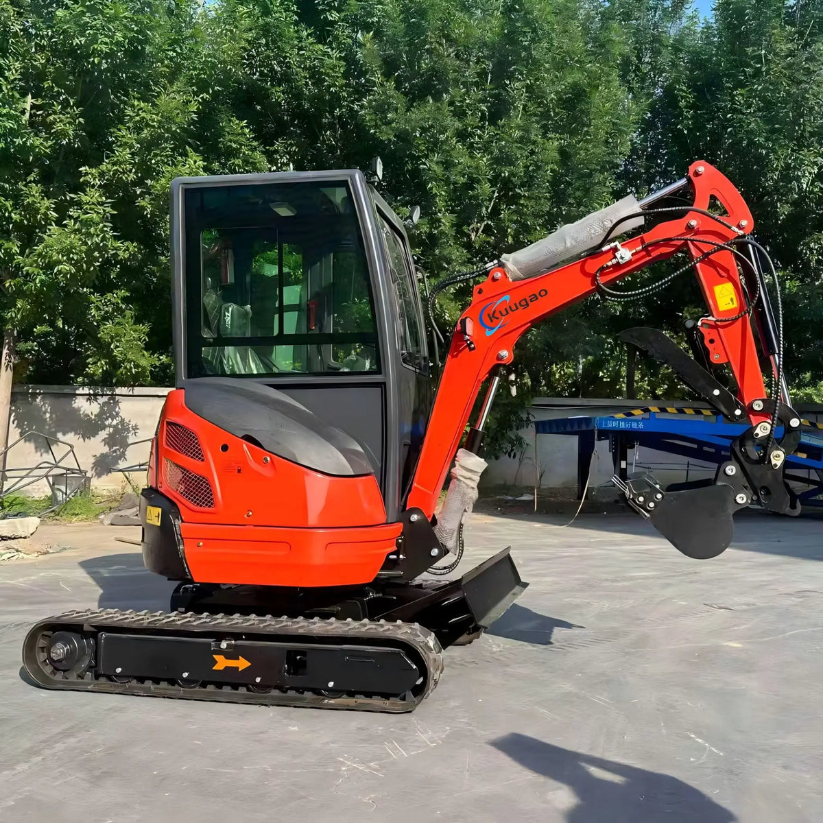2.5 Ton Mini Excavator – CE-Certified Compact Crawler Digger for Construction