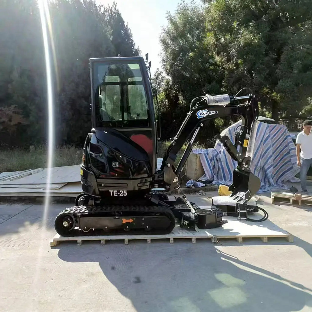 2.5 Ton Mini Excavator – CE-Certified Compact Crawler Digger for Construction