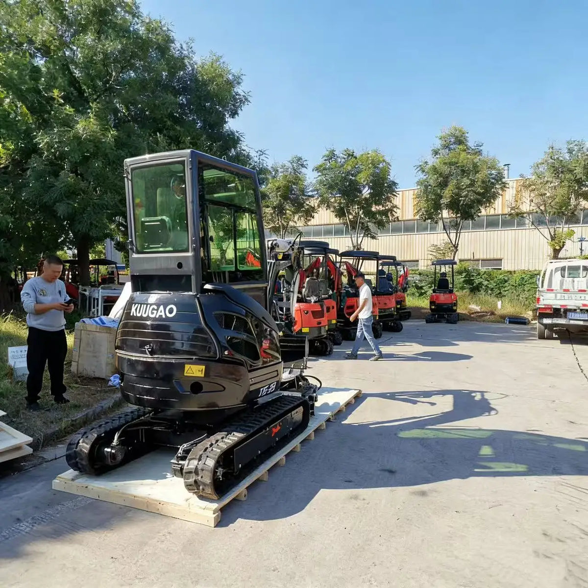 2.5 Ton Mini Excavator – CE-Certified Compact Crawler Digger for Construction