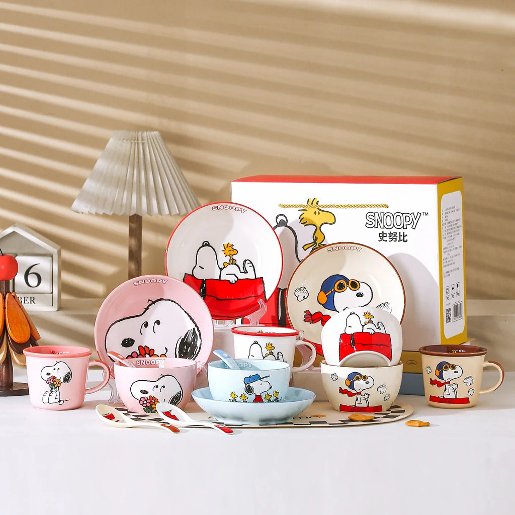 New 4 Pcs Cute Cartoon Snoopy Ceramic Tableware Gift Box Set Cup Spoon Bowl Plate Heatable Beautiful Tableware Kid Birthday Gift