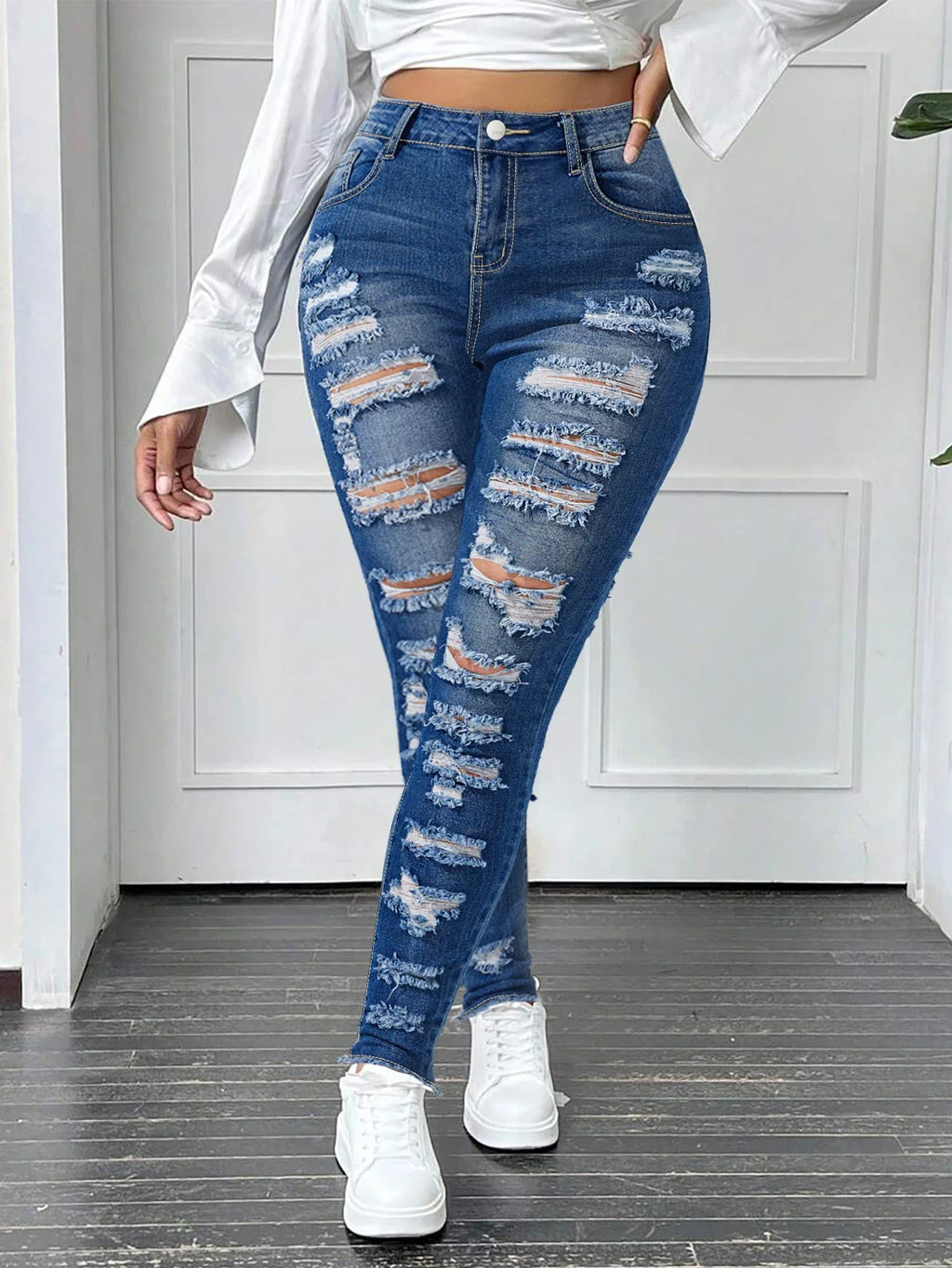 Women's High Stretch Ripped Design Pencil Denim Legging Plus Size Casual Pants with Logo Breathable Skinny Fit for Autumn Season