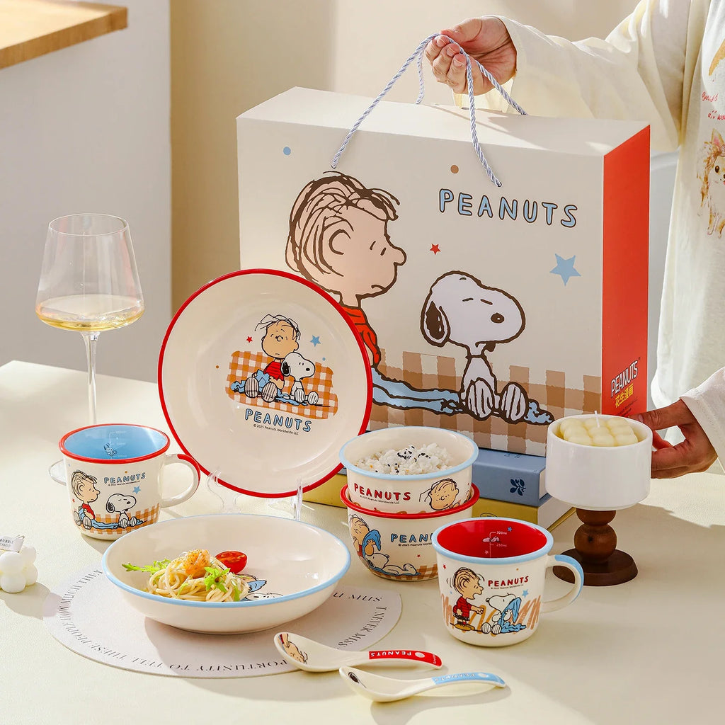 New 4Pcs Cute Cartoon Snoopy Ceramic Tableware Gift Box Set Cup Spoon Bowl Plate Heatable Beautiful Tableware Kid Birthday Gift
